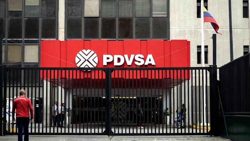 Venezuela abre indústria do petróleo a investimentos privados sob pressão dos EUA