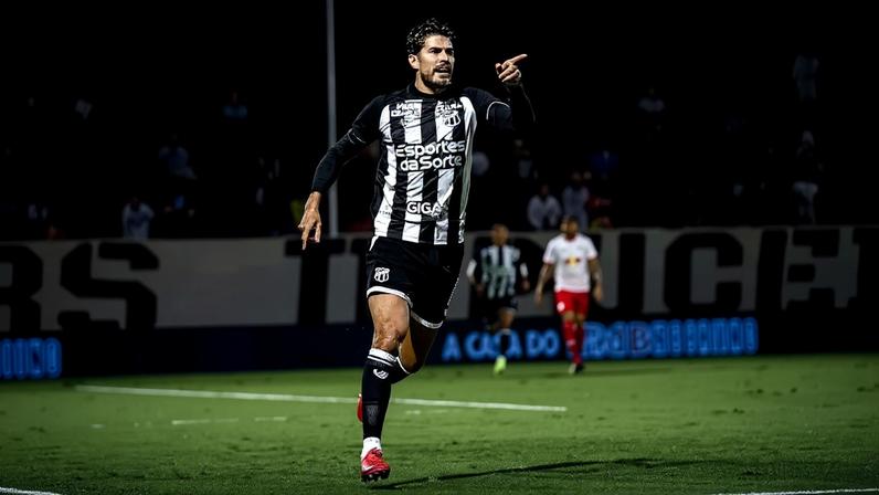Pedro Raul em partida do Ceará contra o Bragantino (Foto: Gabriel Silva/Ceará SC)
