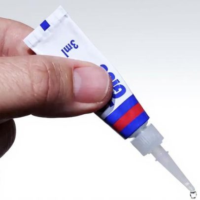 Entenda por que armazenar a Super Bonder na geladeira