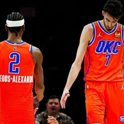 Warriors sinalizam interesse em Giannis Antetokounmpo ao Thunder