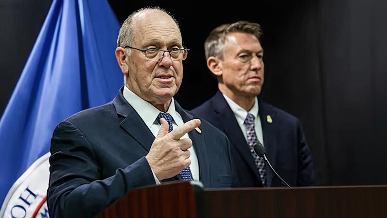 Homan, novo chefe migratório de Trump em Minneapolis, fala em desescalada