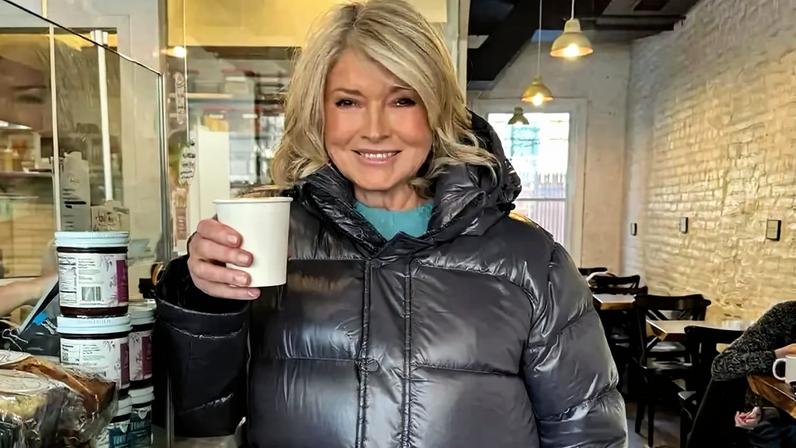 Martha Stewart diz que jaqueta é a favorita de todos os tempos; Page Six concorda