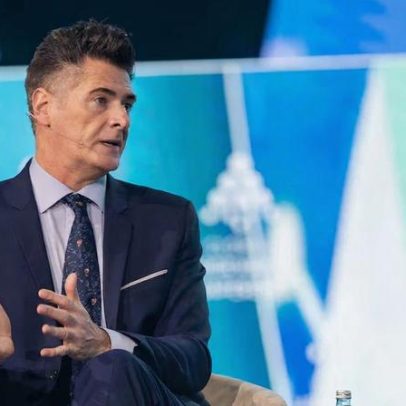 Qualificação e habilidades humanas ajudam a superar o medo da IA, aponta Coursera