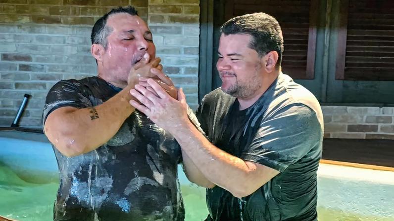 Lenin Munguia, Hispanic minister for the Waterview Church of Christ, and Venezuelan immigrant Faiver Alejandro speak with The Christian Chronicle in Plano, Texas.