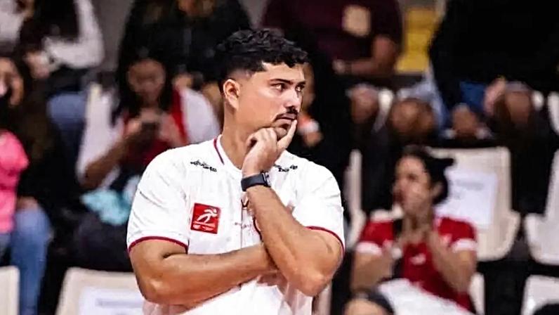 Matheus Bieler, técnico do Tijuca Tênis Clube (Foto: Thiago Mendes / CBV)