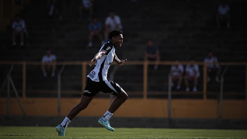 Favela marcou o gol do Timão contra o Trindade, nesta sábado (3), na estreia da Copinha (Foto: Wanderson Oliveira)