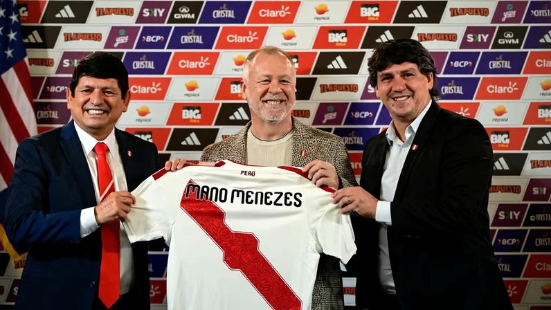Mano Menezes é apresentado como técnico da seleção do Peru — Foto: AFP