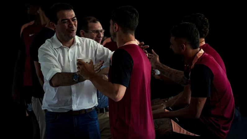 Marcelo Paz elogia clima no Corinthians nos primeiros dias de trabalho