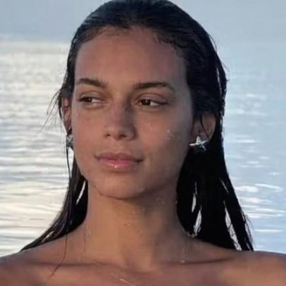 Alane Dias, musa da Grande Rio, é fotografada após praia no Rio