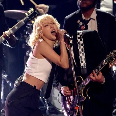 Bruno Mars e Rosé levam pop-punk ao Grammy com APT