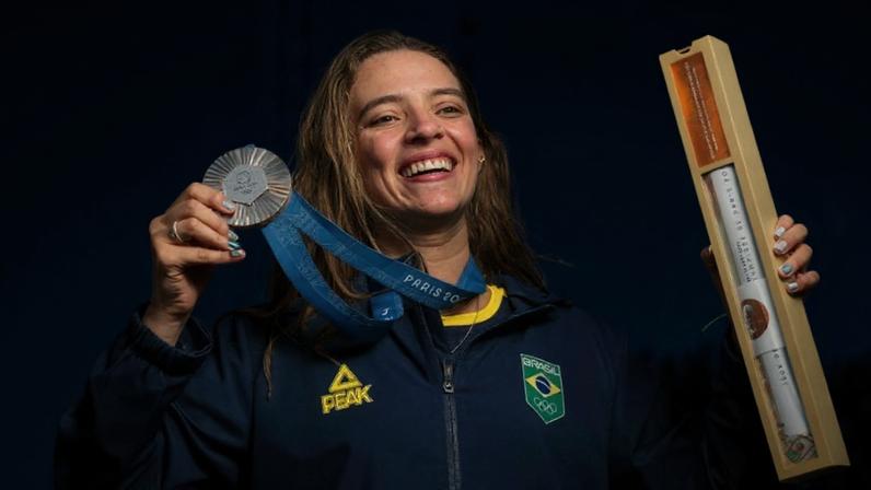 Qual é a fortuna de Rayssa Leal? 'Fadinha do skate' chega aos 18 anos com patrimônio milionário de cair o queixo