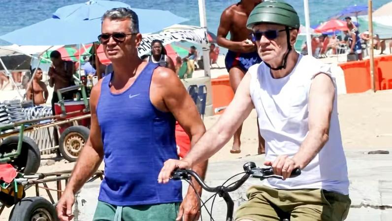 Marcos Caruso e o marido — Foto: JC Pereira / AgNews