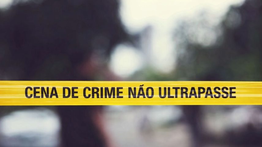 Mulher ataca pastor a facadas durante culto - Jesus