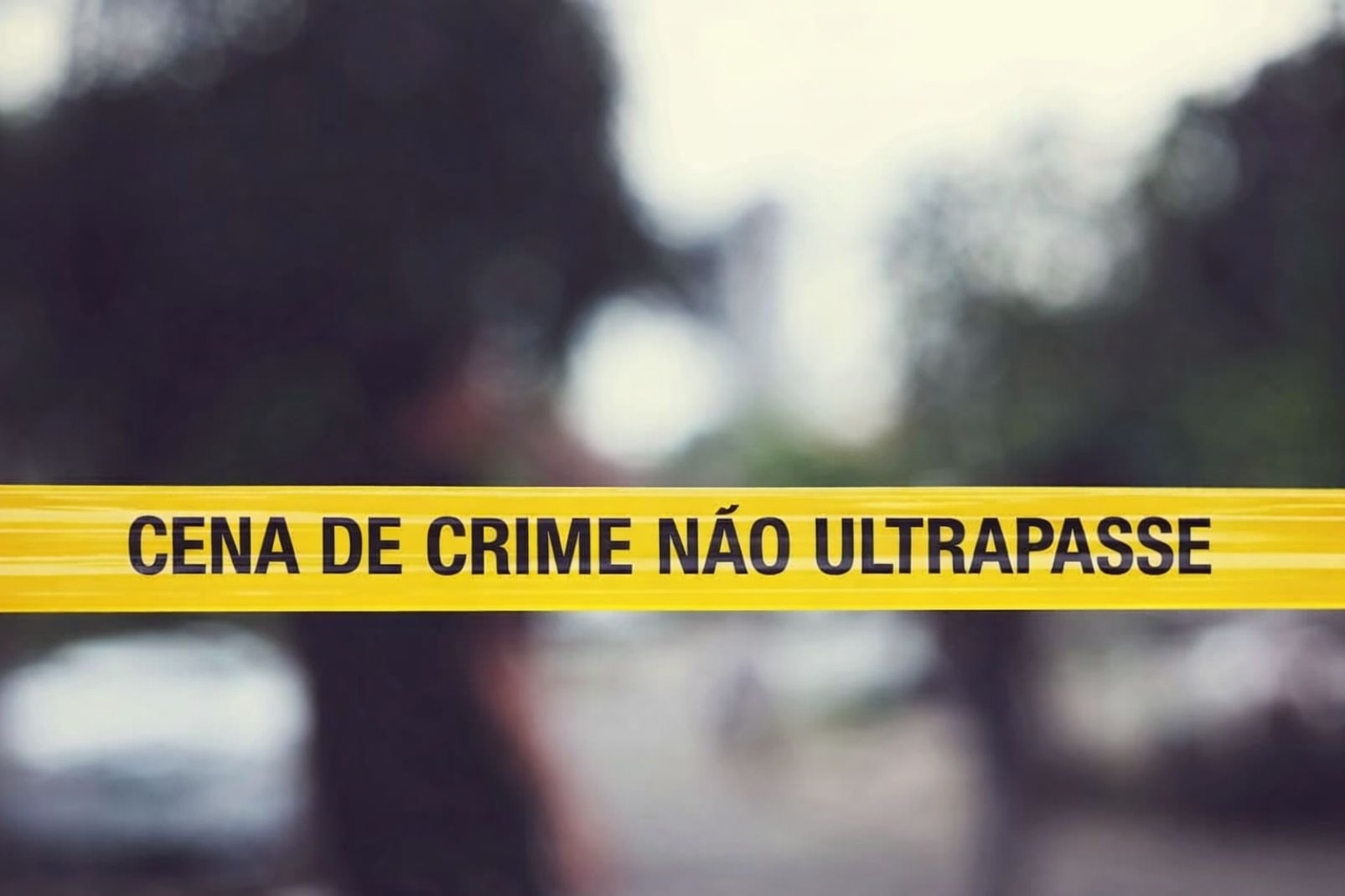 Mulher ataca pastor a facadas durante culto