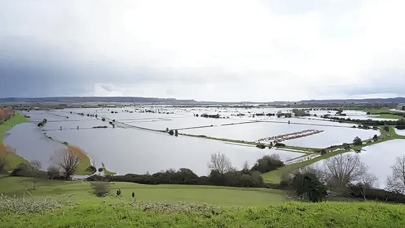 Moradores pedem ações rápidas contra inundações pelas autoridades