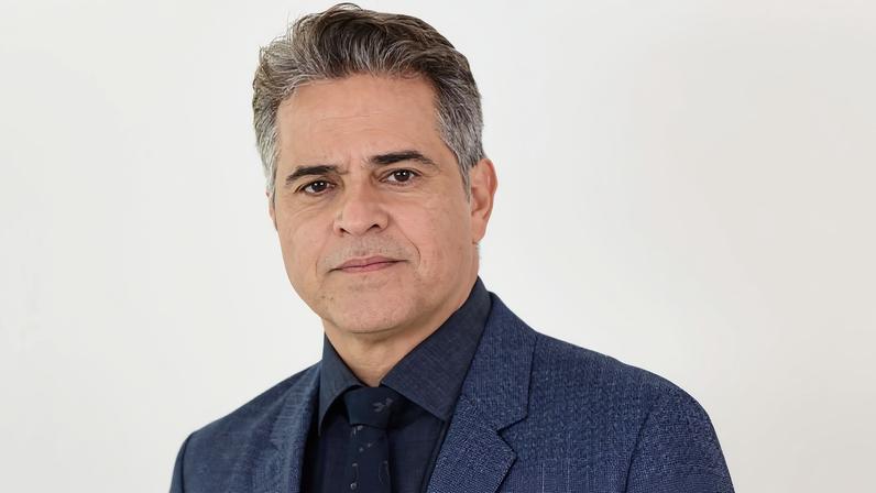 Disso eu não sabia: antes de ser Josué na novela 'Terra Nostra', Juan Alba apresentou polêmico programa na Band