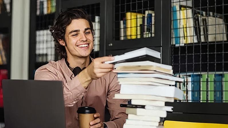 É fundamental reconhecer os diferentes gêneros textuais que podem aparecer na prova de espanhol do Enem