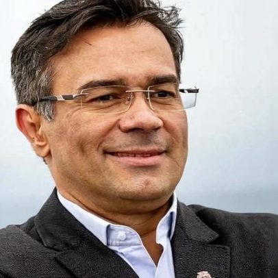 Ex-prefeito de Cubatão é denunciado por estupro contra servidora em festa