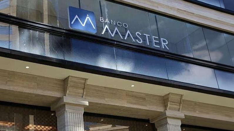 Fachada do Banco Master na rua Elvira Ferraz em Itaim Bibi, em São Paulo