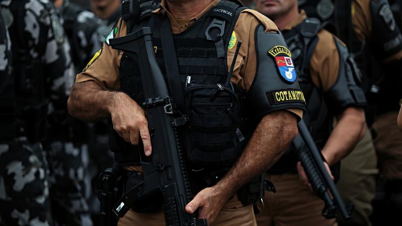 Cartilha de segurança elaborada pelo PT vai da construção de novos presídios a padronizar atuação de policiais.