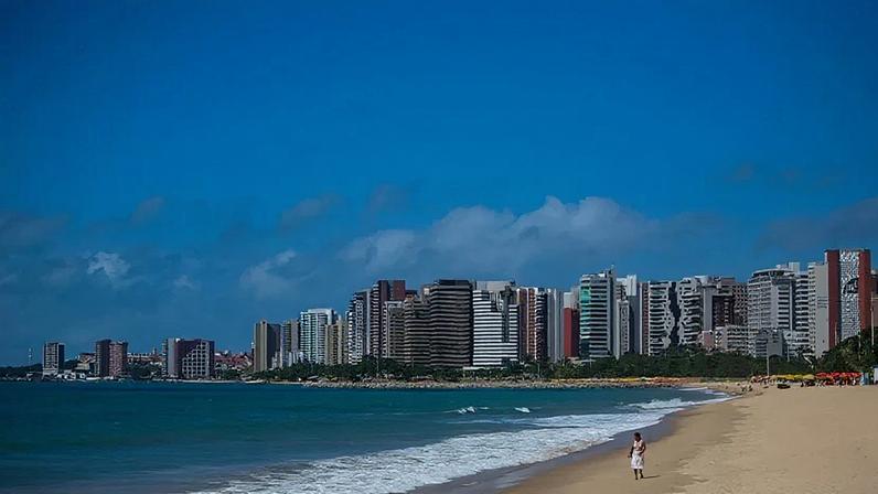 Três destinos acessíveis para morar à beira-mar no mundo