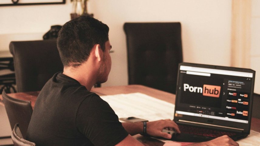 Site pornô Pornhub — Foto: Franco Alva/Unsplash
