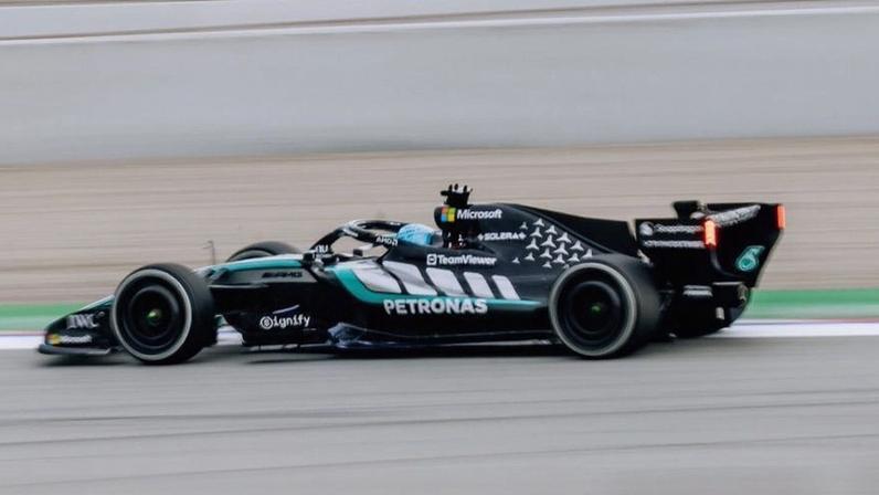 George Russel, piloto da Mercedes, durante o segundo dia do Shakedown da F1 2026