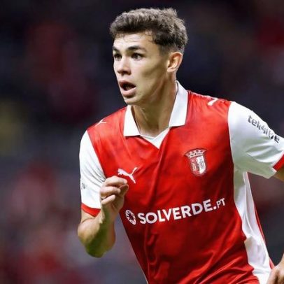 Corinthians negocia com Talleres para quitar dívida por Garro e evitar ban