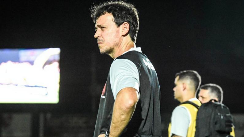 Fernando Diniz durante o jogo do Vasco contra o Mirassol