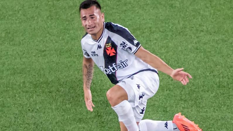 Jean David durante clássico entre Vasco e Flamengo, no Nilton Santos, pelo Brasileirão