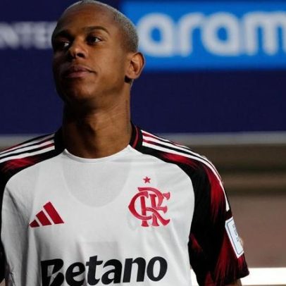 Trava transferência de Wallace Yan do Flamengo para o Bragantino por divergência