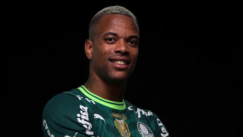 Luis Castro, treinador do Grêmio, abre o jogo sobre saída do Botafogo: 'Me permiti trabalhar com um dos jogadores que são referência mundial' (2:24)