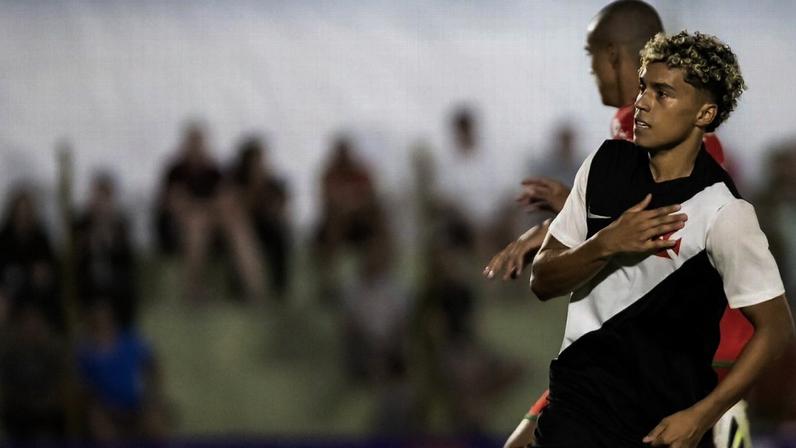 Lukas Zuccarello comemora gol pelo Vasco sobre o Velo Clube, em Cravinhos (SP), pela Copinha