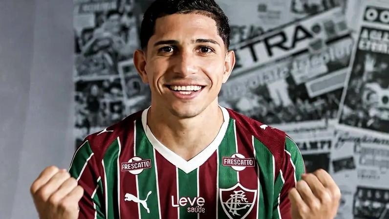 Savarino, novo jogador do Fluminense, no CT Carlos Cstilho (Foto: Lucas Merçon/ Fluminense FC)