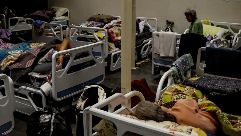 Porto Alegre (RS), 22/05/2024 – CHUVAS/ RS - ABRIGO PARA IDOSOS - Entidades da sociedade civil, criam abrigo somente para Idosos em situação de vulnerabilidade, que foram atingidos pelas enchentes em Porto Alegre em Porto Alegre. Foto: Rafa Neddermeyer/Agência Brasil