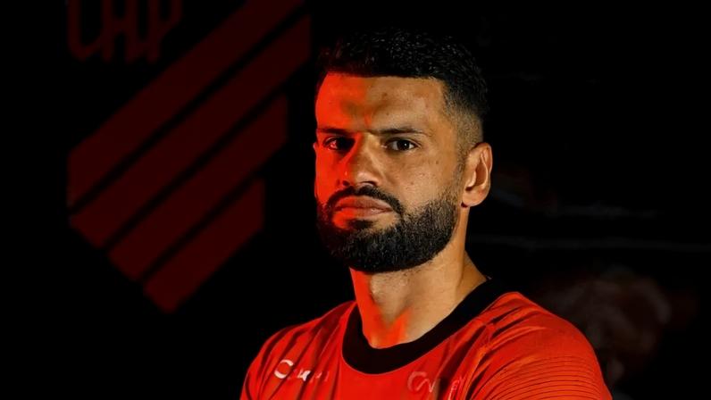 Volante Jadson volta ao Furacão (Foto: Duda Matoso/athletico.com.br)