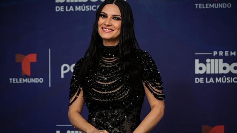 Laura Pausini em cerimônia de premiação (Foto: Reprodução/Instagram: @laurapausini)