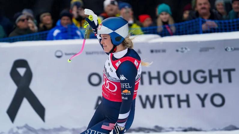 Esquiadora Lindsey Vonn é levada de helicóptero ao hospital após acidente