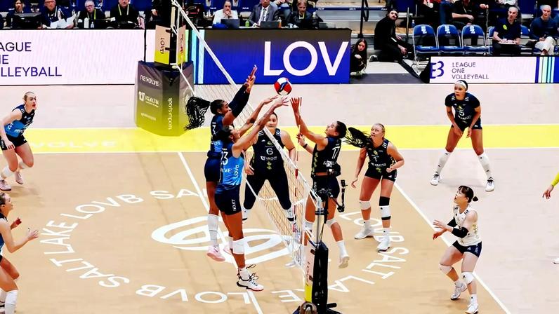 Brasileira medalhista olímpica quebra recorde de bloqueios na Liga Americana