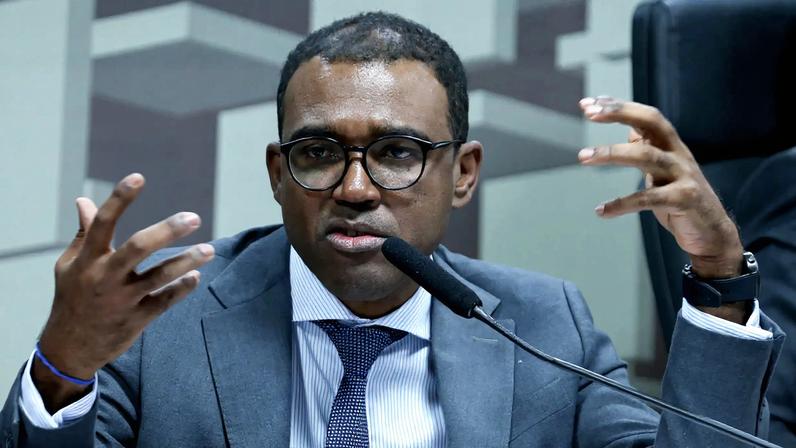 Diretor do BC afirma que Banco Master tinha R$ 4 milhões em caixa na liquidação