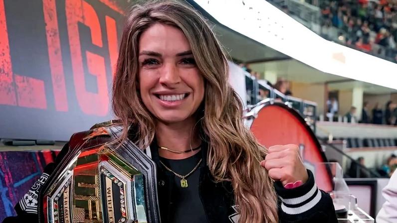 Mackenzie Dern é a atual campeã peso palha do UFC (Foto: Reprodução Twitter UFC)