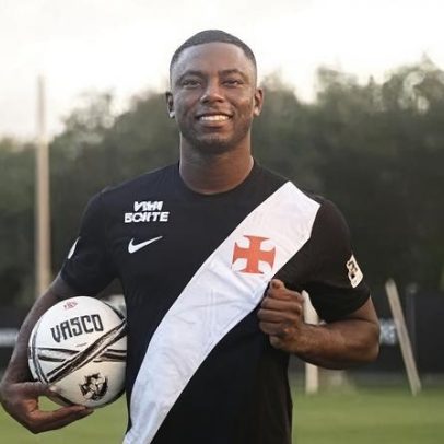 Marino é apresentado pelo Vasco e revela propostas de rivais nacionais