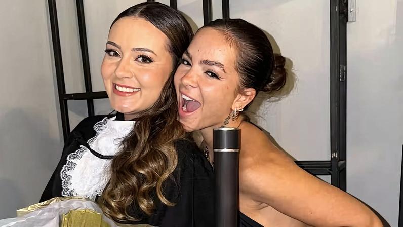 Mel Maia comemora a formatura da irmã, Yasmin, na faculdade de Odontologia — Foto: Reprodução/Instagram