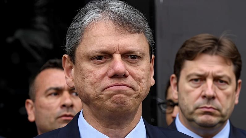 Tarcísio de Freitas cancelou visita a Bolsonaro, atitude que gerou incômodo