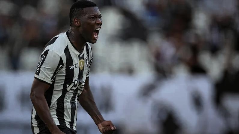 Patrick de Paula não despontou com a camisa do Botafogo (Foto: Vítor Silva/Botafogo)