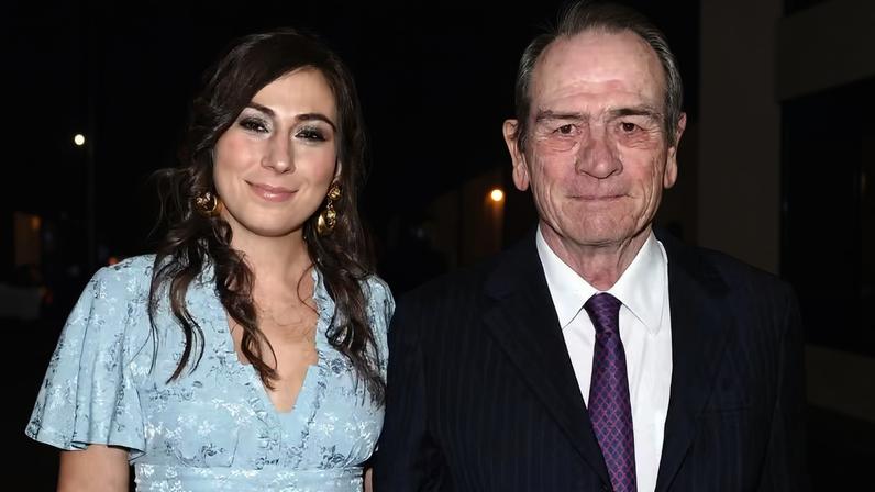 Tommy Lee Jones e a filha Victoria — Foto: Getty Images