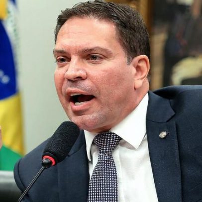 Pedido de extradição de Ramagem está com os EUA, afirma Ministério da Justiça