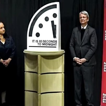 Relógio do Juízo Final avança para 85 segundos