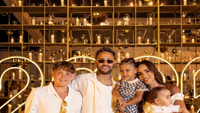 Neymar fez um festão de Réveillon — Foto: Reprodução/Instagram