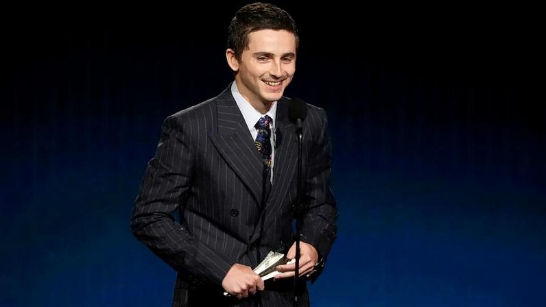 Timothée Chalamet publicly thanked his girlfriend, Kylie Jenner, after winning Best Actor at the 2026 Critics Choice Awards Sunday.